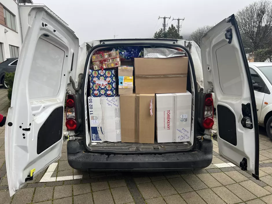 Karácsonyi adománygyűjtés